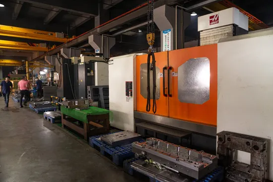 Hasco Standard High Precision Mold Base with Die Casting Mold Plastic Injection Molding for Auto Parts Mould